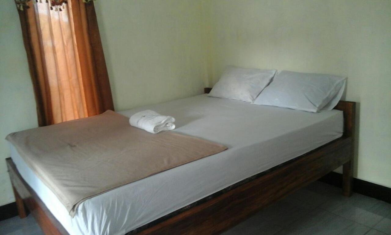 Pedek Homestay Praya Exterior photo