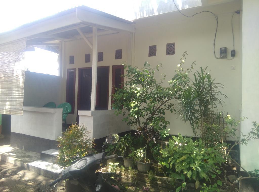 Pedek Homestay Praya Exterior photo